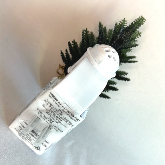 🆕 Bath & Body Works Winter Holiday Natural Cozy Tree Wallflowers Fragrance Plug - Picture 7 of 10